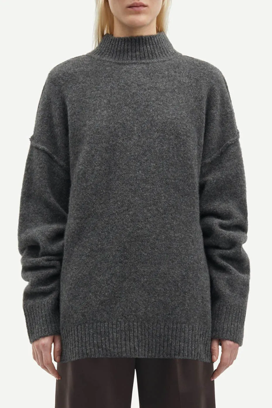 Black Oyster Saceleste Sweater