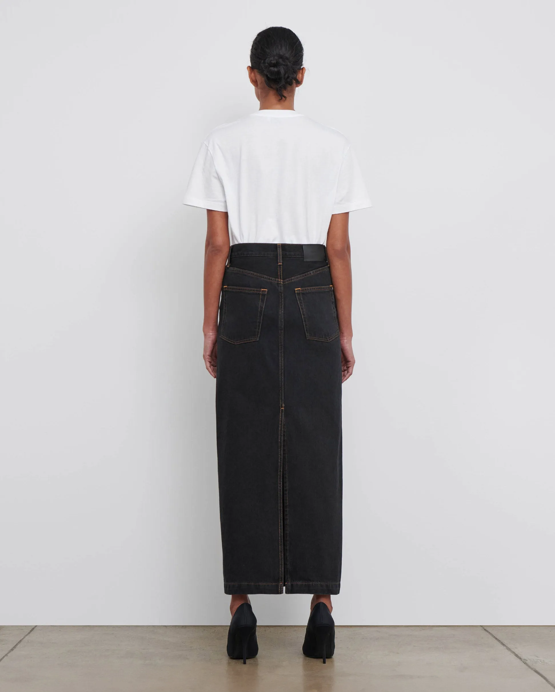 DENIM COLUMN SKIRT / BLACK