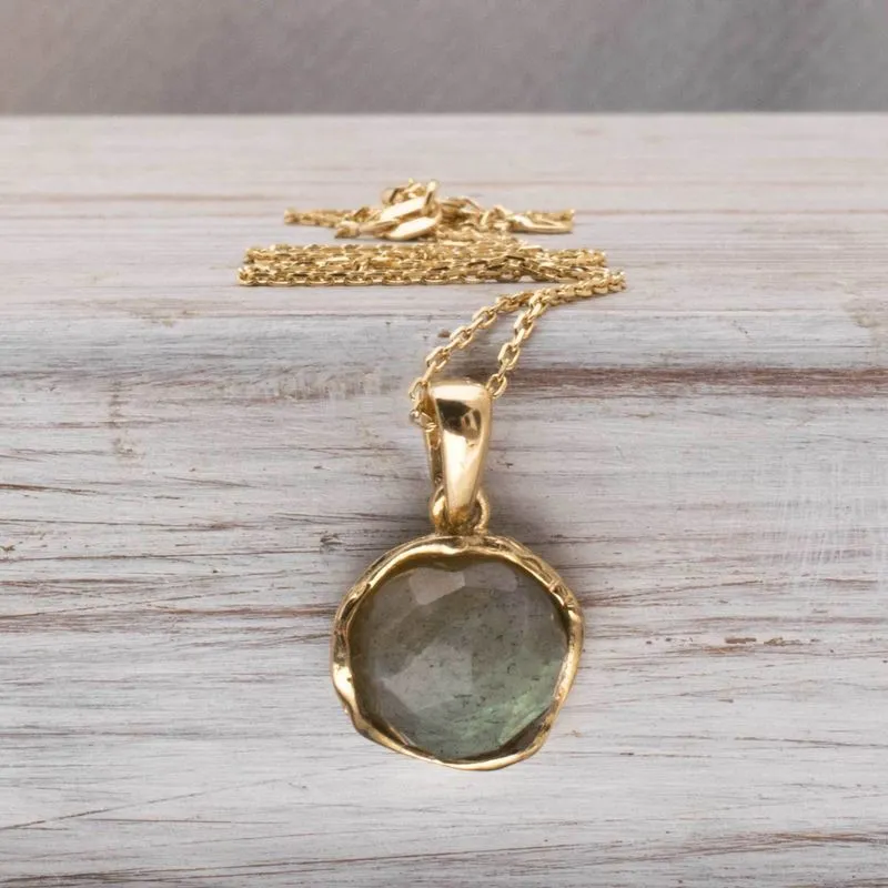 Yellow Gold Plated Labradorite Pendant 12mm